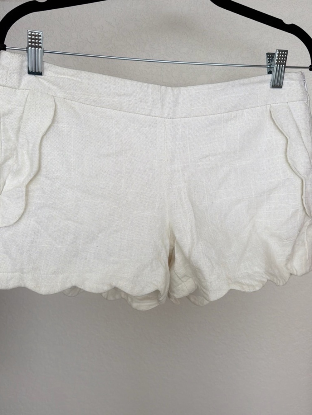 Cynthia Rowley Cream Scallop-Hem Linen-Blend Shorts